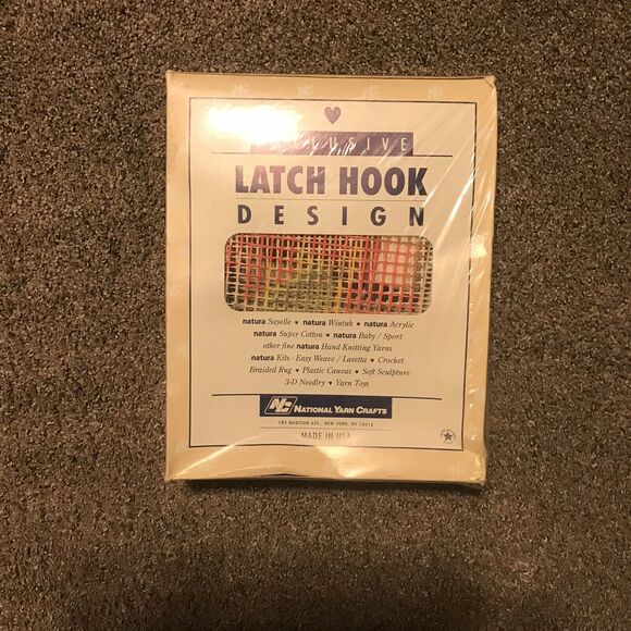 Natura Christmas Latch Hook Kit Holiday Floral National‎ Yarn Crafts New In Box - Picture 4 of 5
